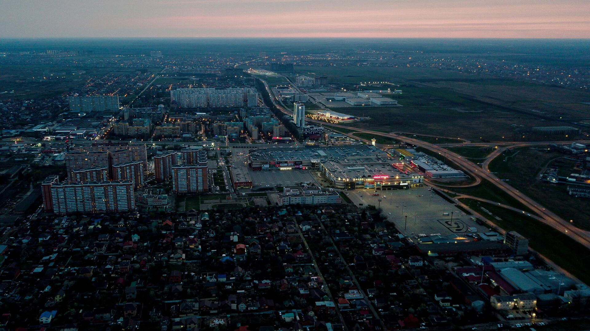 Жителям Краснодара поступают призывы совершить теракт в театре драмы