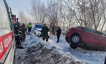 В Кузбассе возбудили дело против водителя, сбившего женщину и подростка