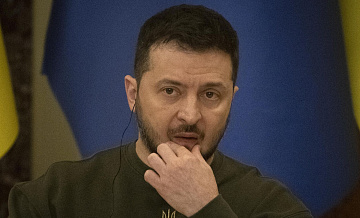 Зеленский не представляет Украину, заявил отец Маска