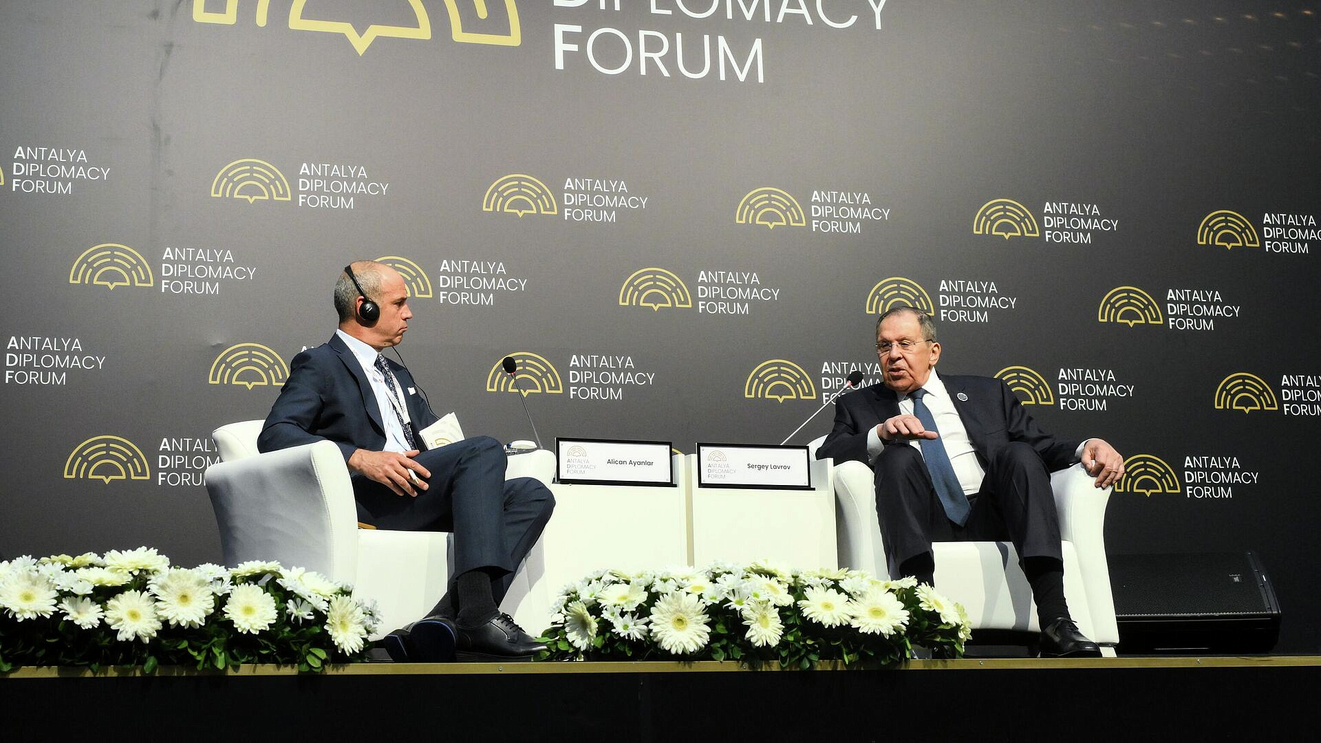 Модератор беседы с Лавровым рассказал, что считает свою позицию привилегией