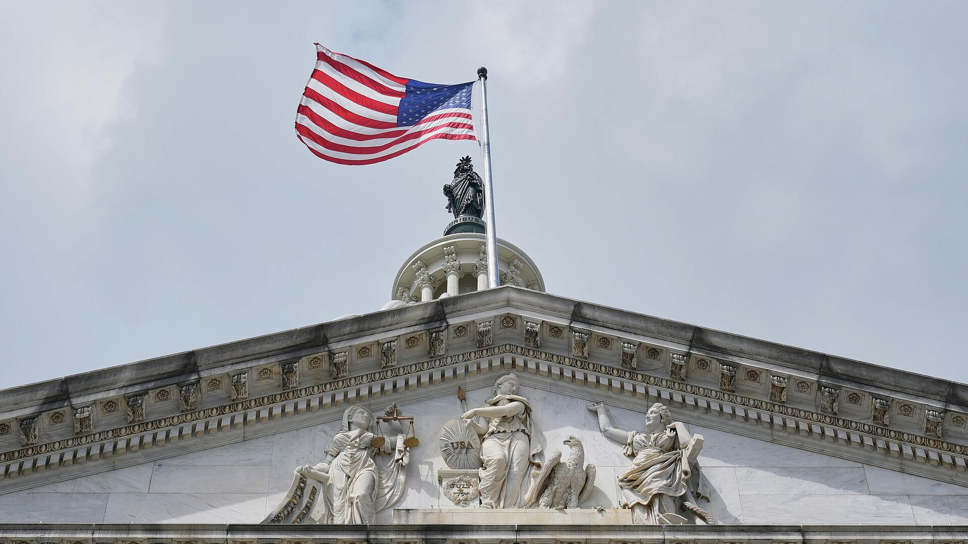 Bloomberg узнало, к какому дню США стремятся достичь соглашения по Украине