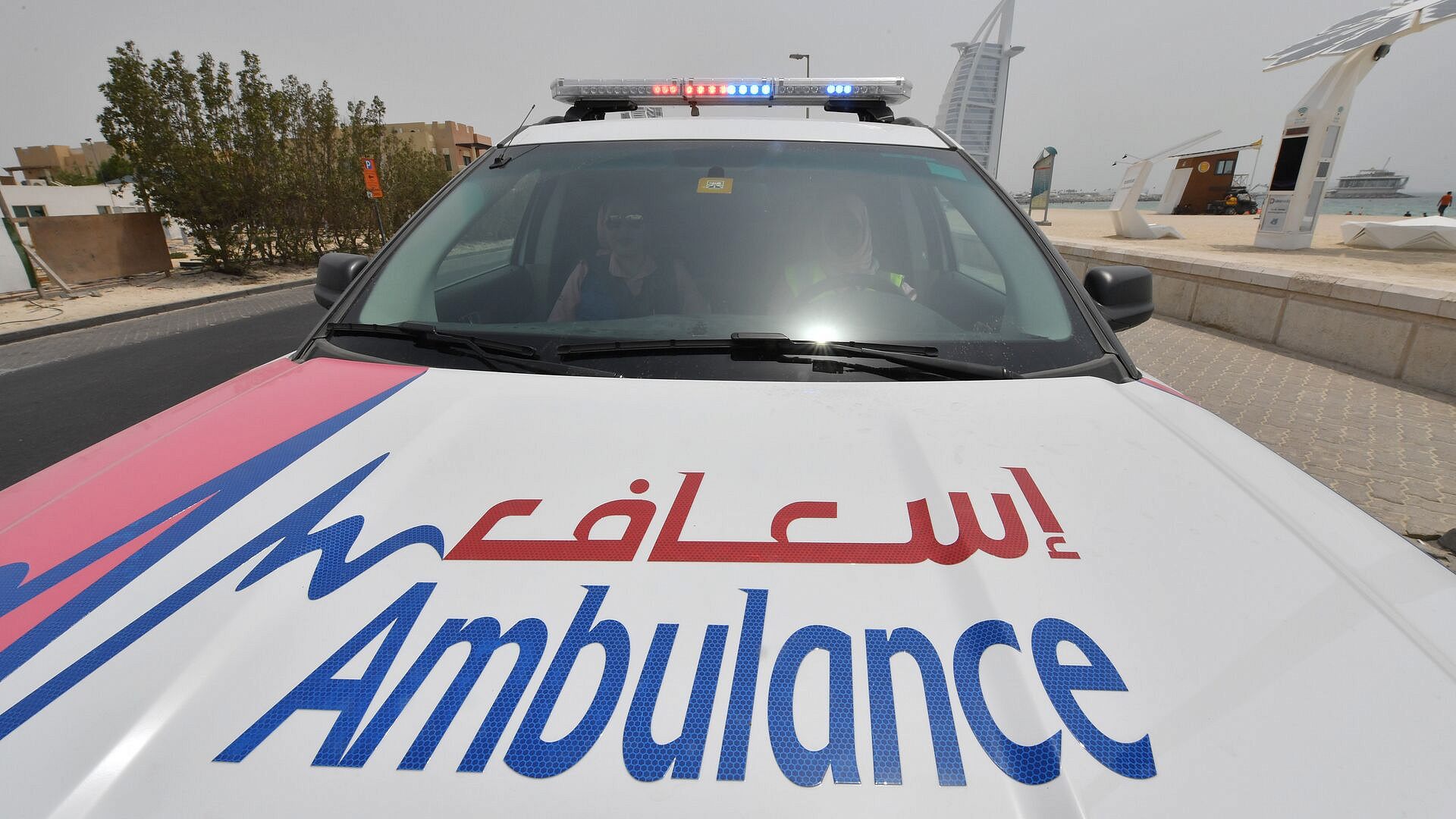 ОАЭ сообщили о гибели двух военнослужащих при крушении вертолета