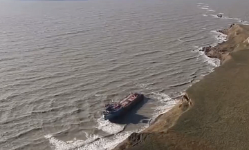 Пляжи на Кубани проверят на загрязнения после ЧП с танкерами