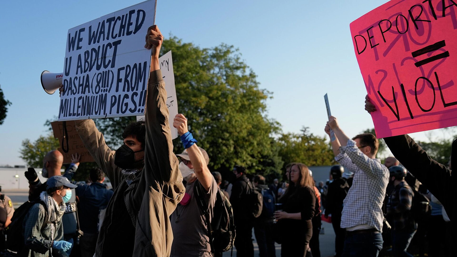 В Чикаго проходит акция протеста против Трампа