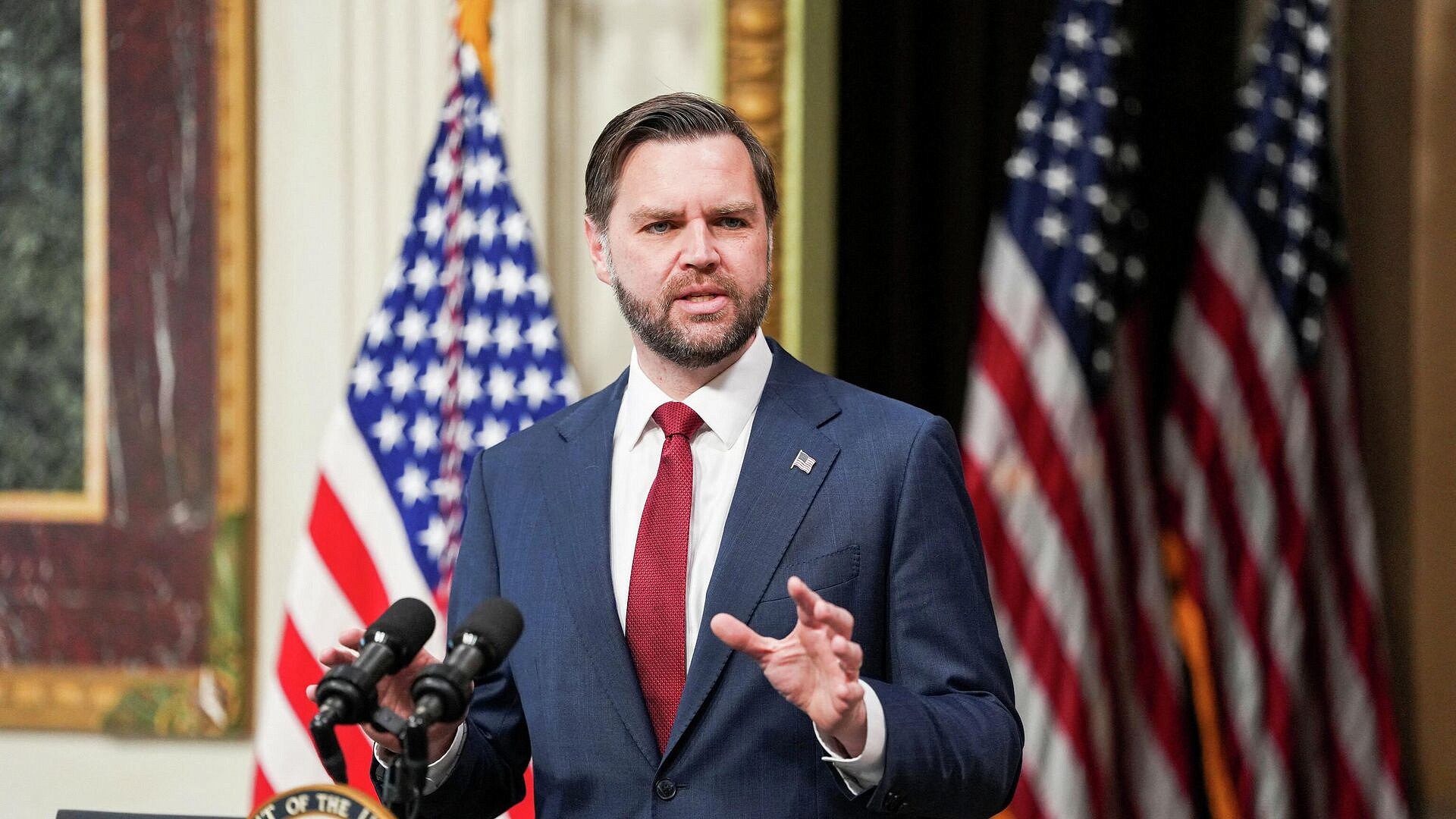 Визит Вэнса в Пакистан отложен из-за отсутствия ответа Ирана, сообщает NYT