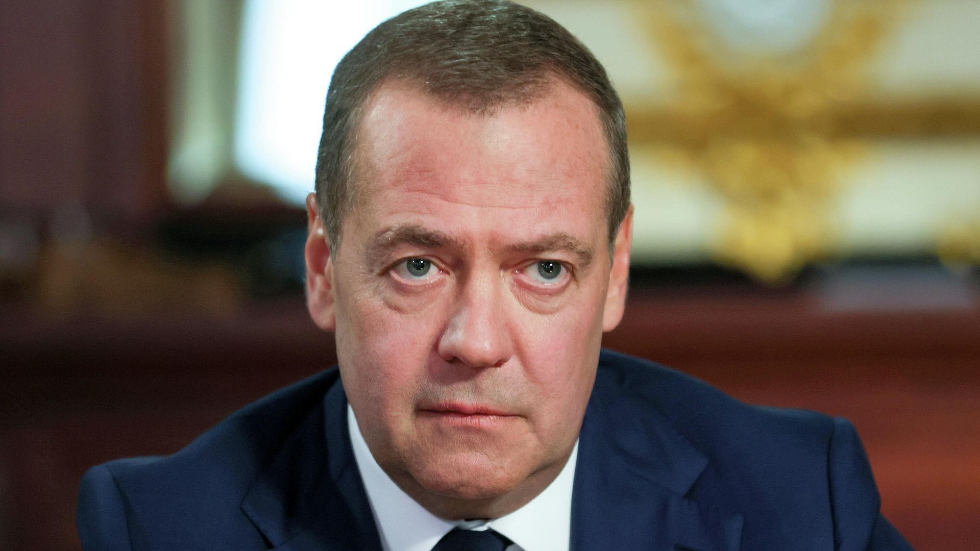 Россия вынуждена выстраивать цифровой суверенитет, заявил Медведев