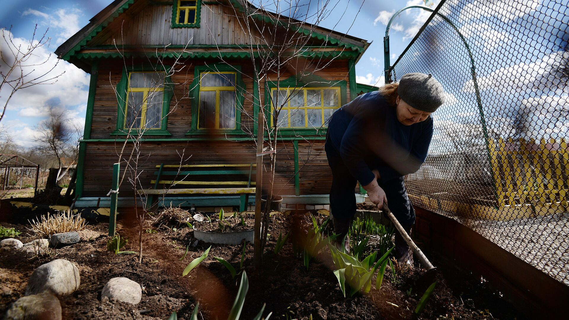 Опрос показал, как россияне планируют провести майские праздники