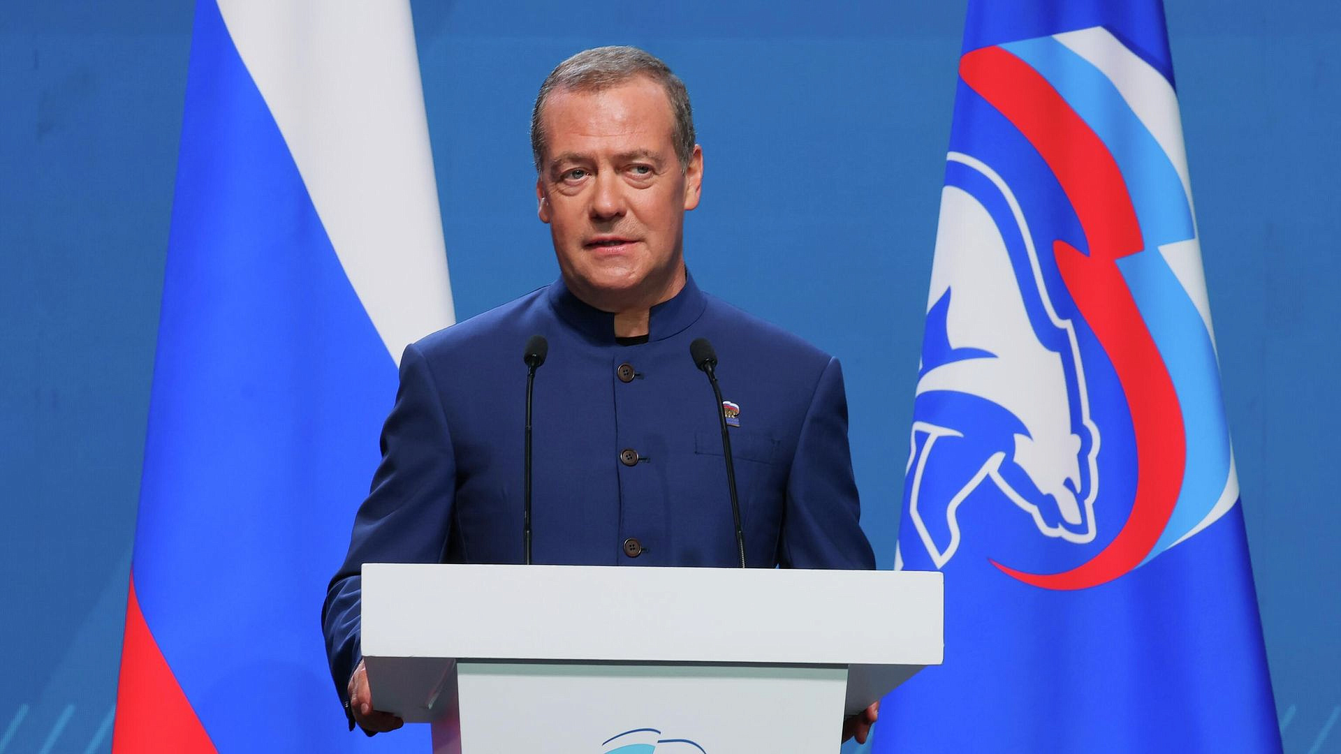 Медведев рассказал о степени готовности народной программы "Единой России"