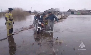 Уральцам посоветовали воздержаться от поездок на авто по Курганской области