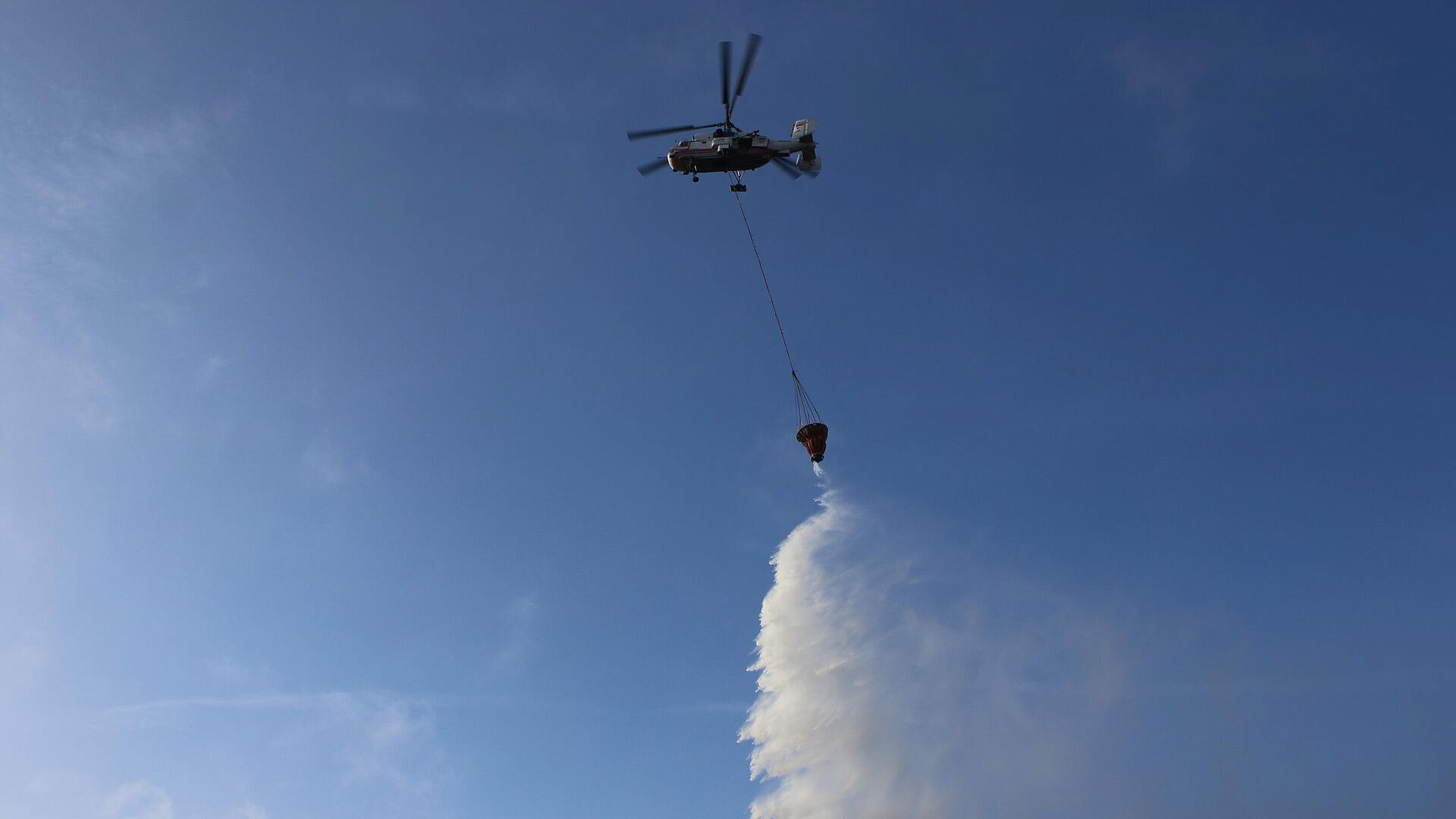 В Сочинском нацпарке тушат пожар на площади около гектара