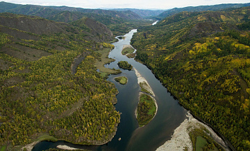 В Туве на реке Малый Енисей перевернулось судно с людьми
