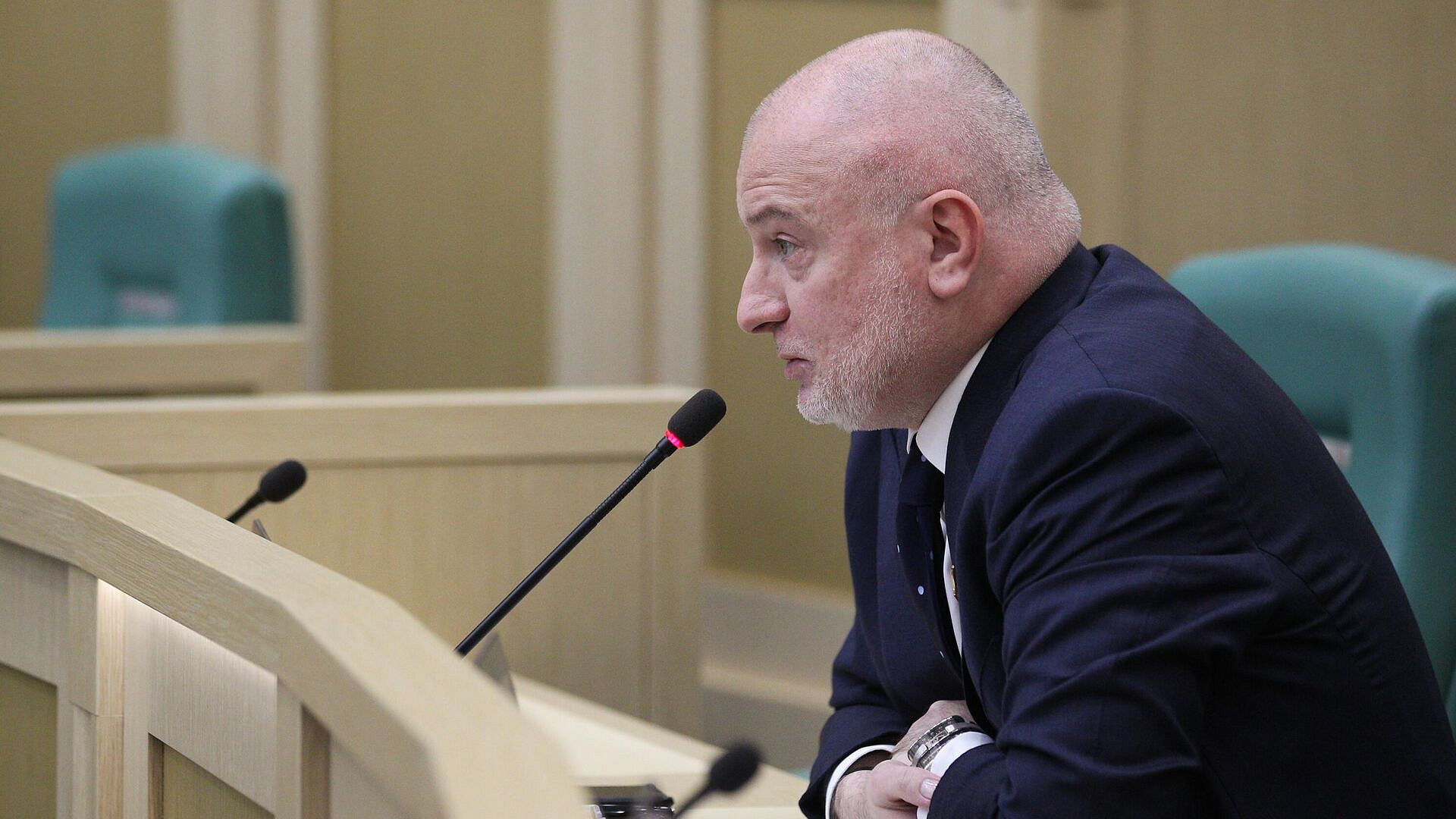 СБУ объявила в розыск сенатора Клишаса