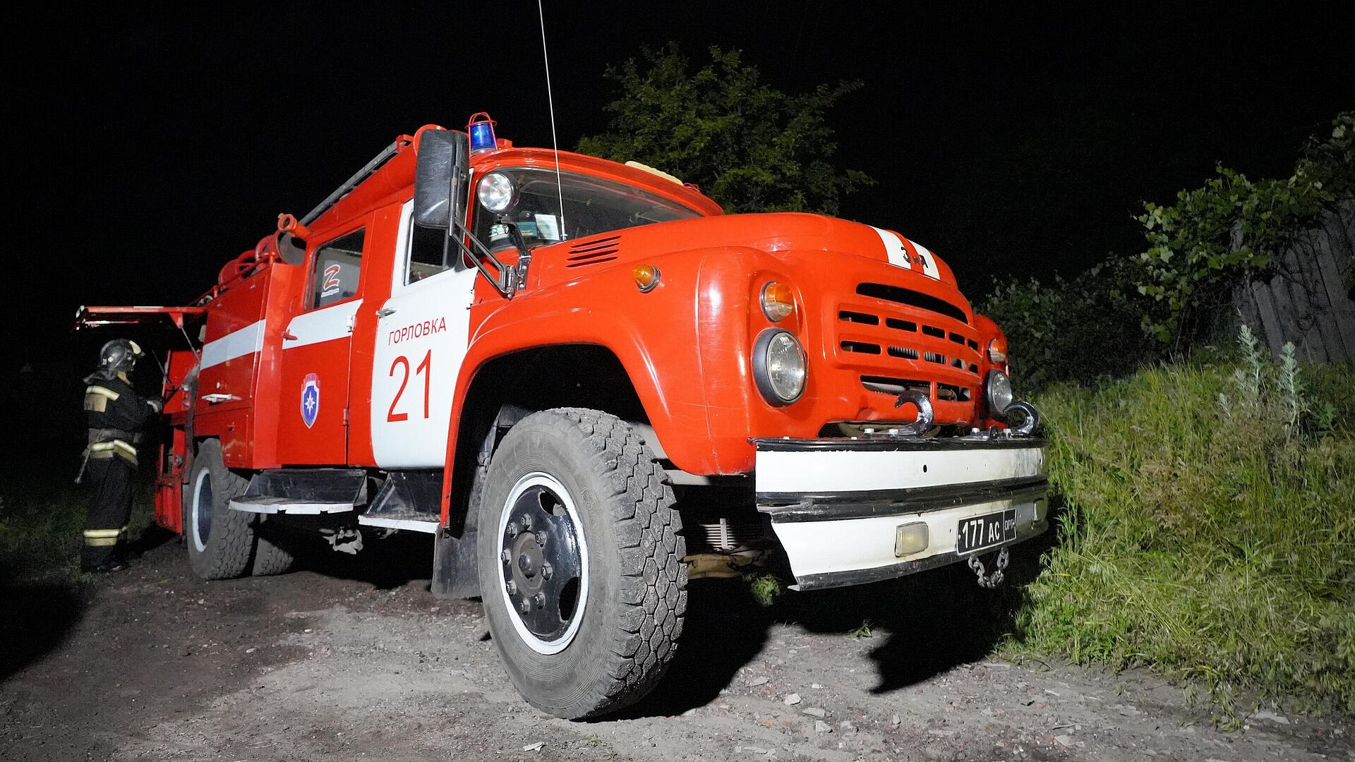 В Ярославле загорелся склад