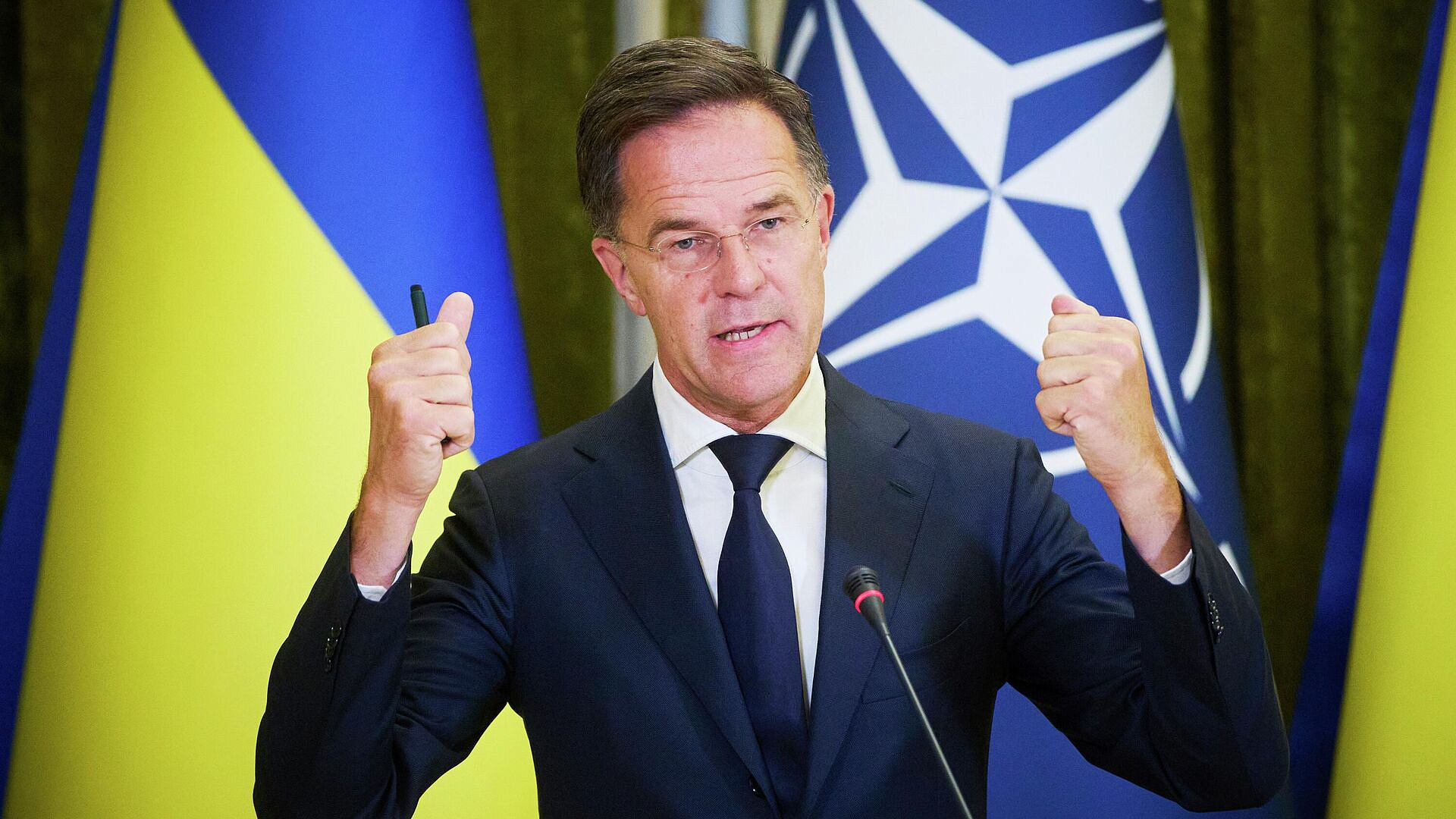 "Обходит с фланга". На Западе назвали ошибку НАТО в отношениях с Путиным