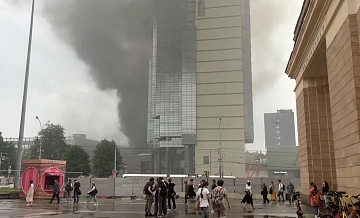 На Большой Семеновской улице в Москве перекрыли проезд из-за пожара