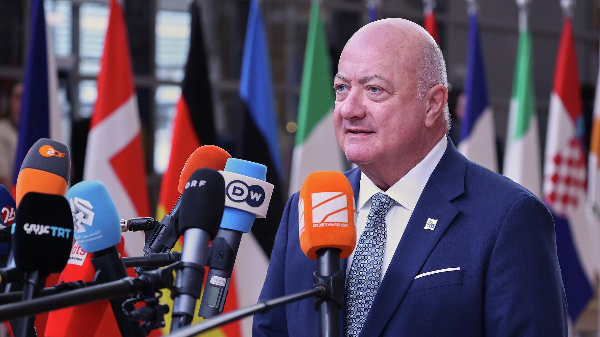 Канцлер Австрии выступил за переговоры с Россией по Украине