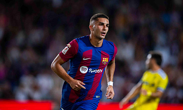 "Барселона" одержала седьмую победу подряд в Примере, обыграв "Эспаньол"