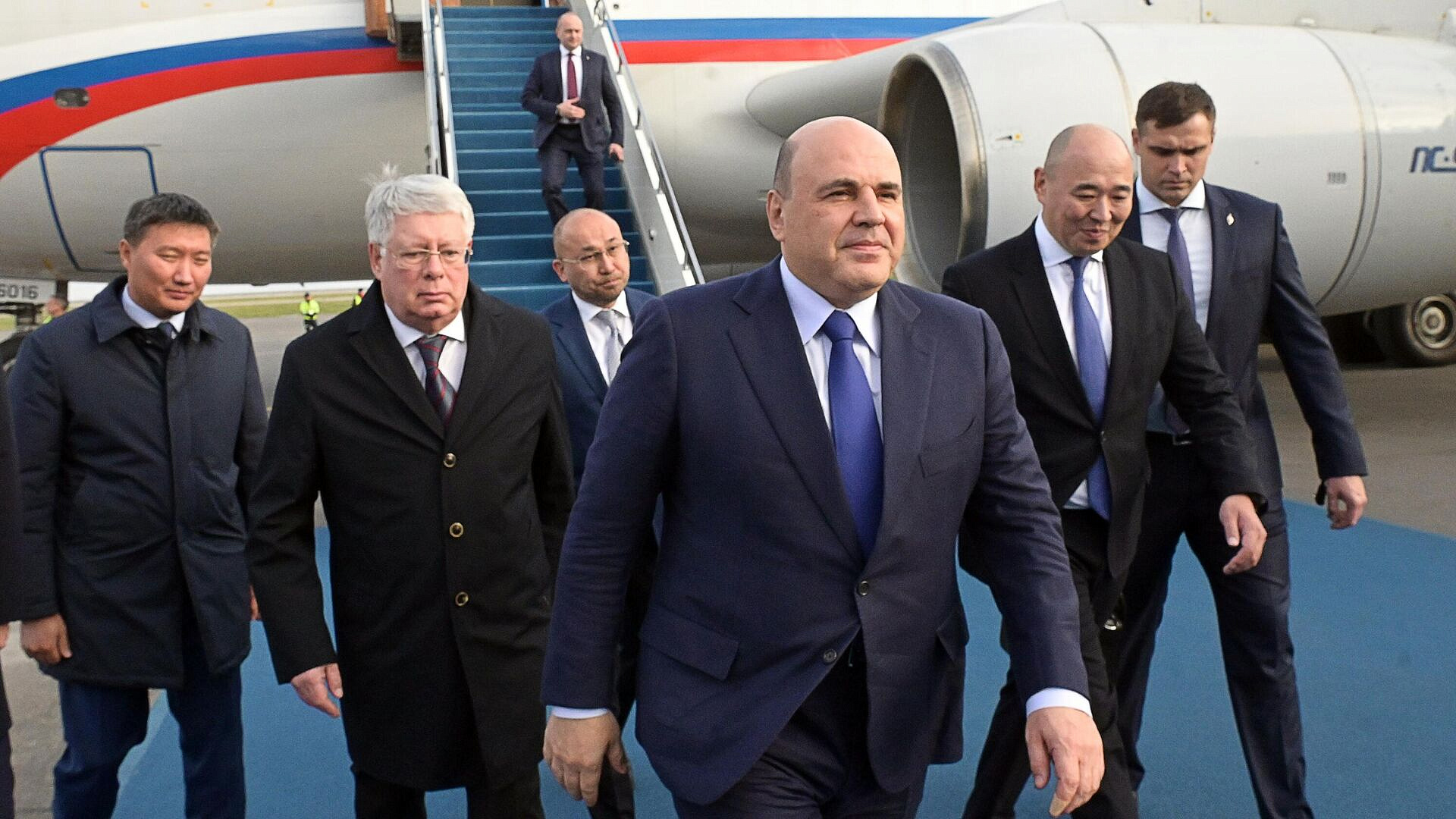 Мишустин посетил выставку цифровых проектов в Казахстане