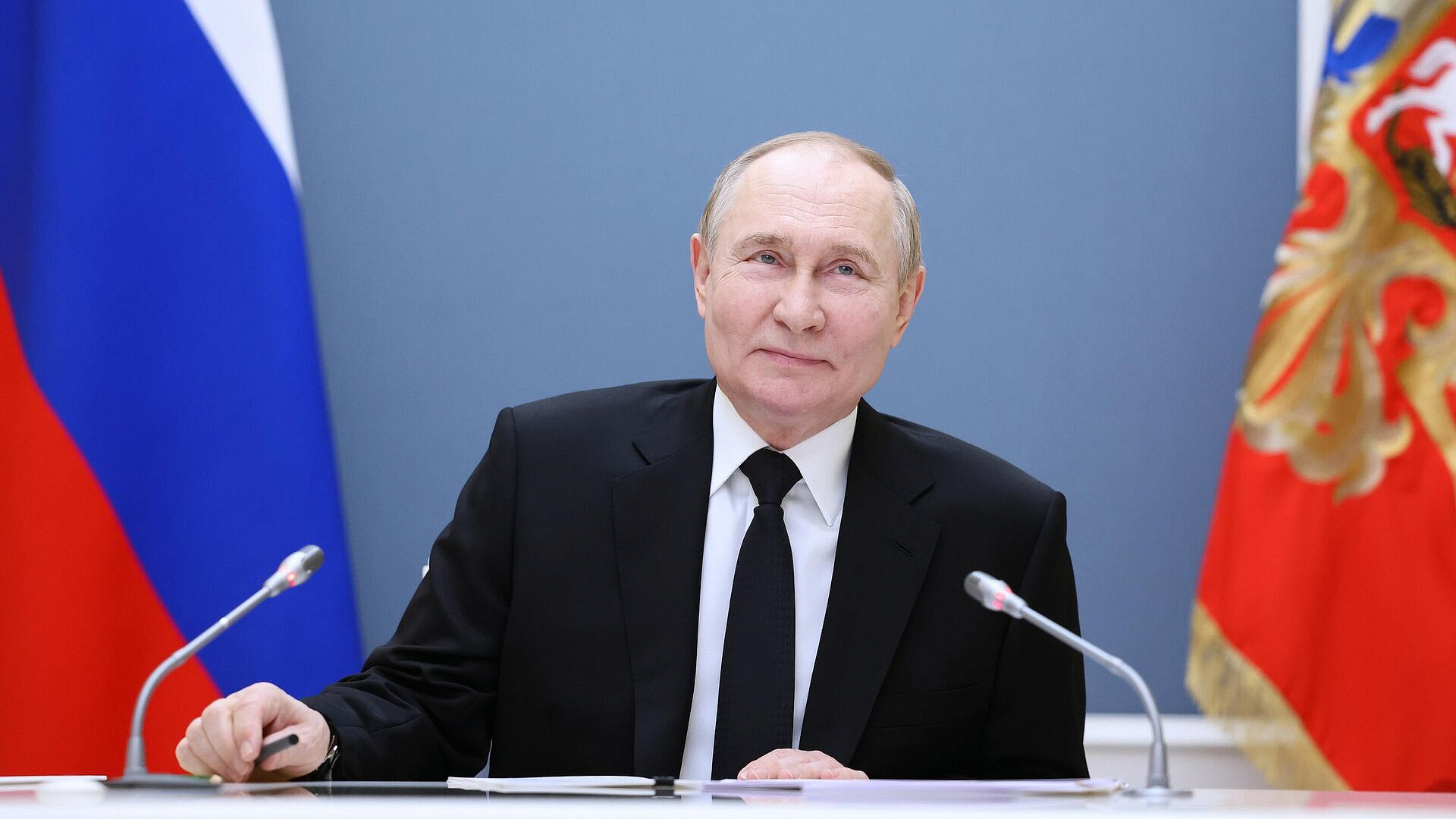 Путин наградил Музей истории военной формы