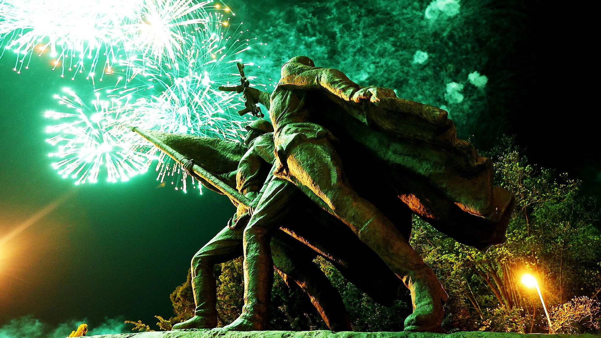 ������� ����� ������ ����������� 80-����� ������, ������� � ������