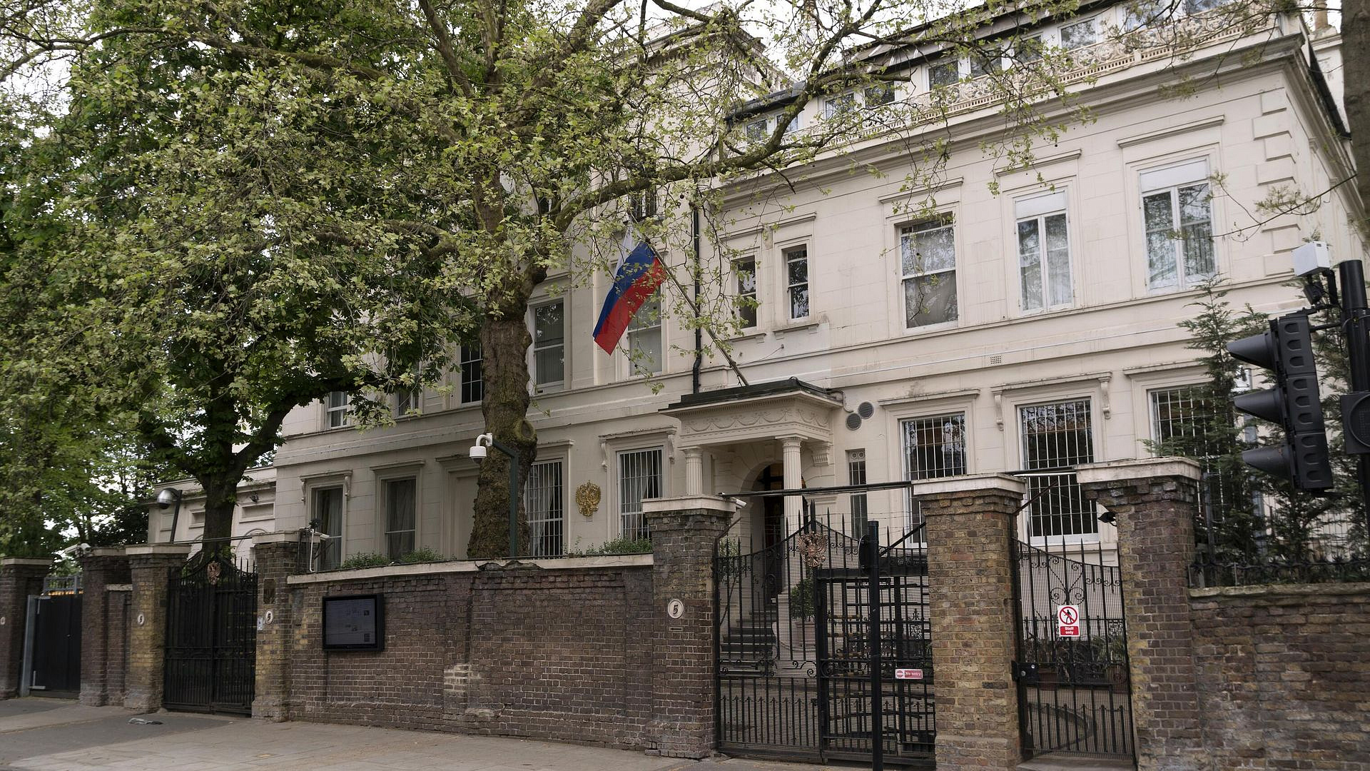 Посольство в Британии осудило FT за антироссийскую публикацию
