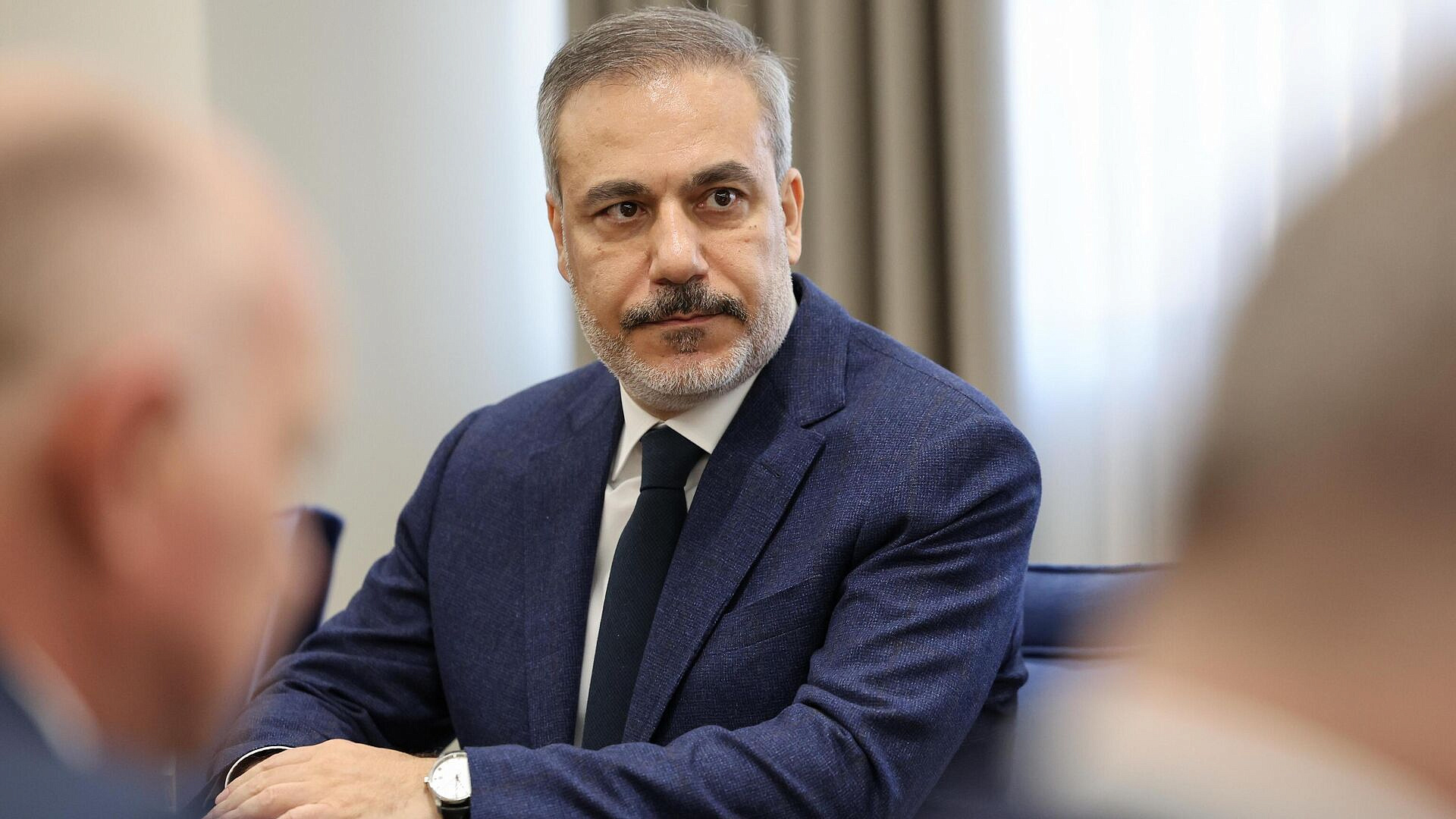 Фидан призвал США найти способ решения конфликта на Украине