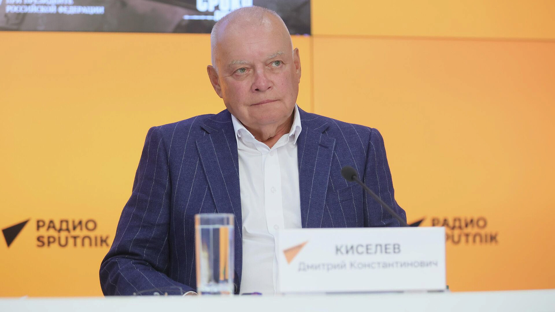 Киселев призвал освободить задержанных сотрудников Sputnik Азербайджан