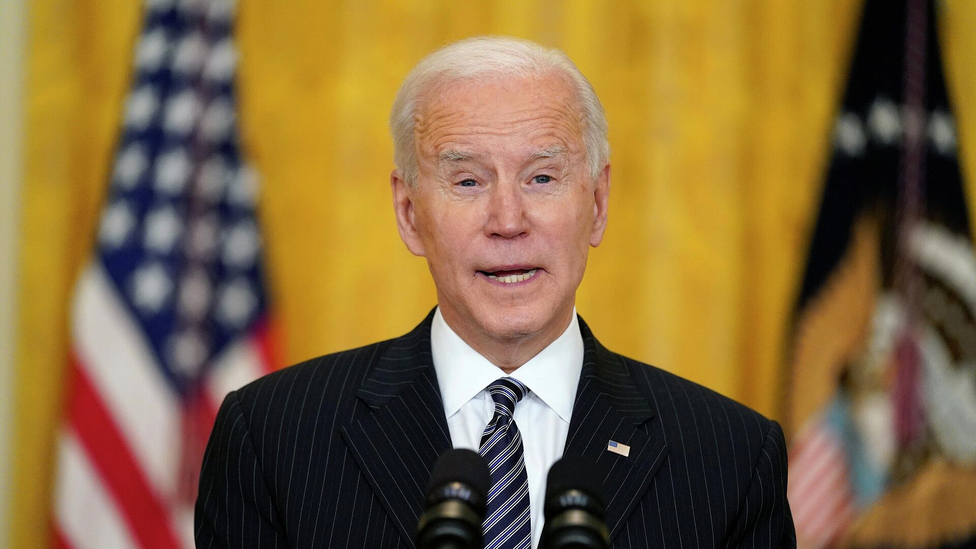 Байден, покидая пост президента, забрал дипломатические подарки, пишут СМИ