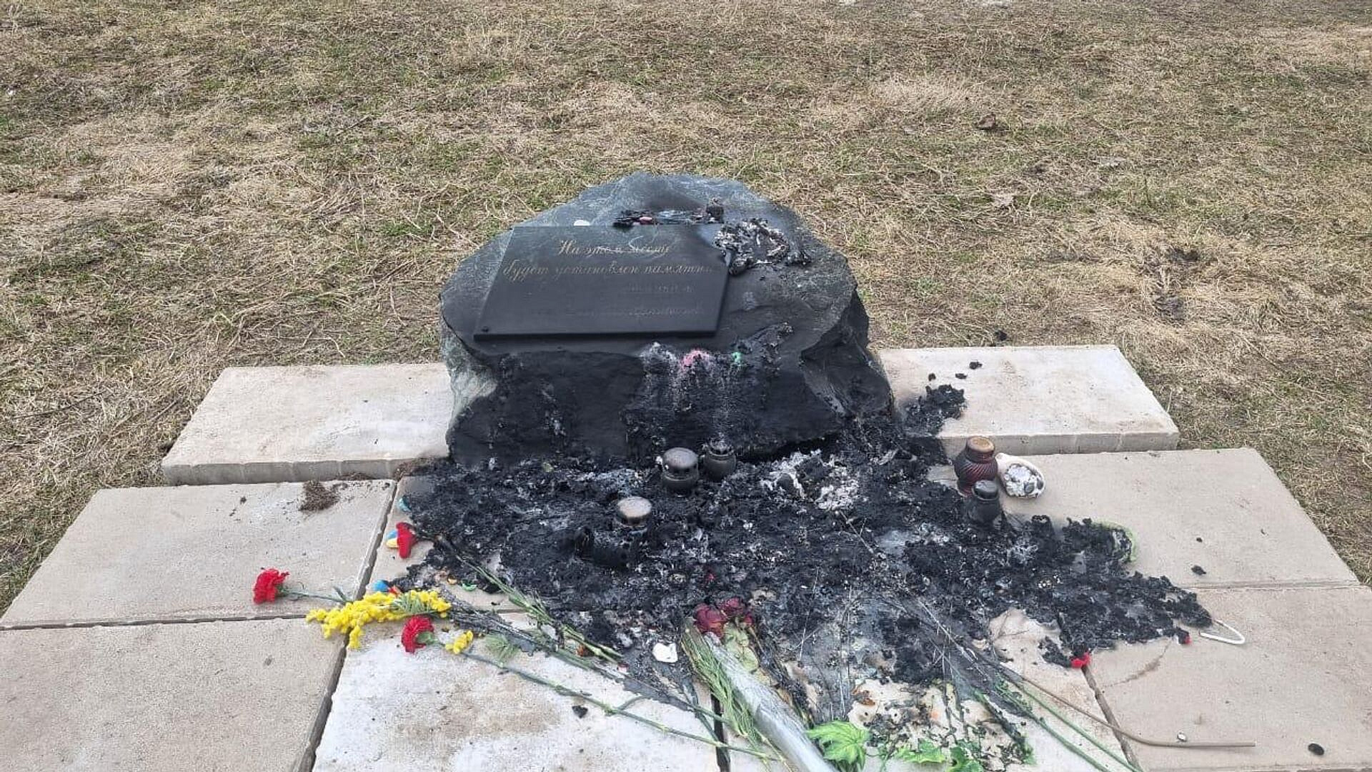 В Новой Москве восстановили стихийный мемориал жертвам теракта в "Крокусе"