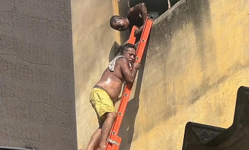 Более 20 человек пострадали при пожаре на фабрике костюмов в Бразилии