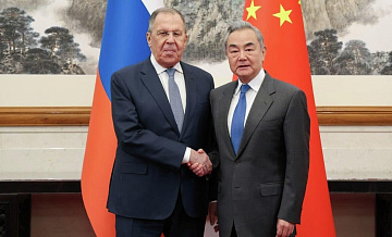 Лавров и Ван И обсудили подготовку к встрече лидеров России и Китая