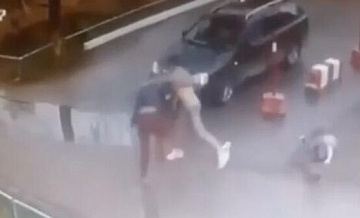 В Перми полиция начала проверку после видео с дракой при детях