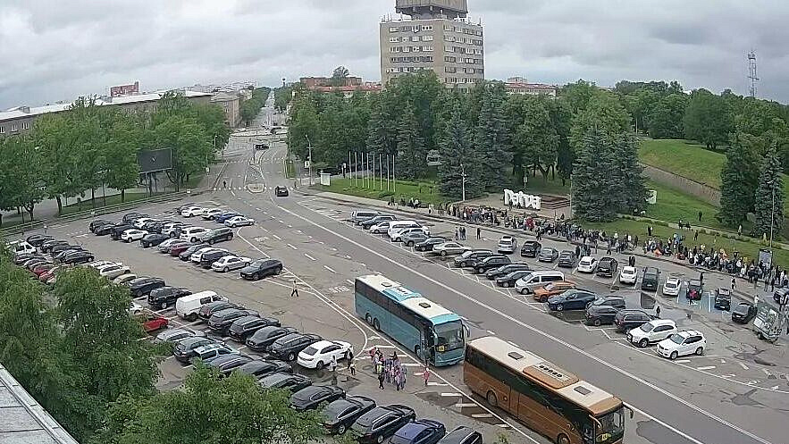 Очередь желающих попасть из Эстонии в Россию сохраняется четвертый день