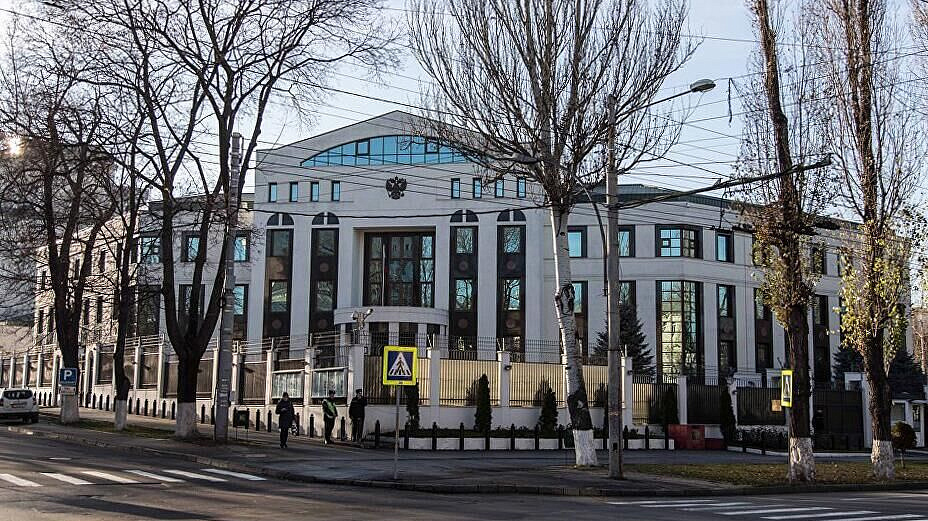 Посольство России сообщило о задержании россиянина в аэропорту Кишинева