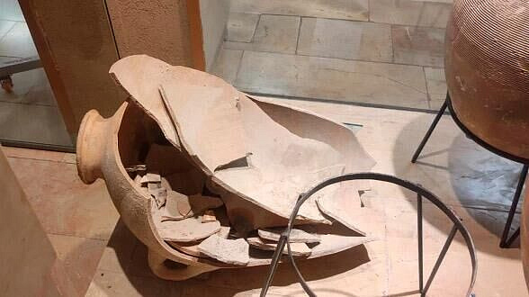 В Израиле ребенок случайно разбил глиняный сосуд возрастом 3,5 тысячи лет