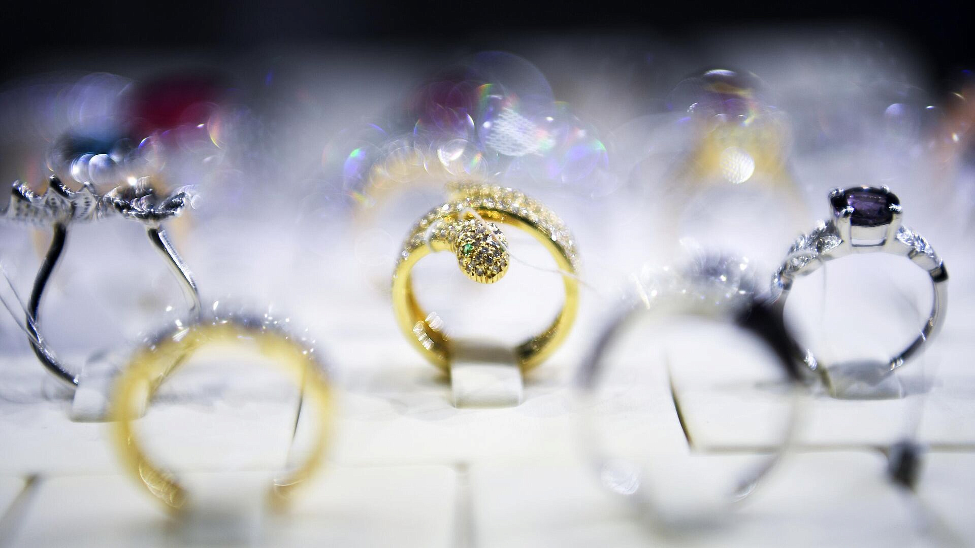 Ювелир-оружейник из Дагестана рассказал, как он и его кот стали знаменитыми