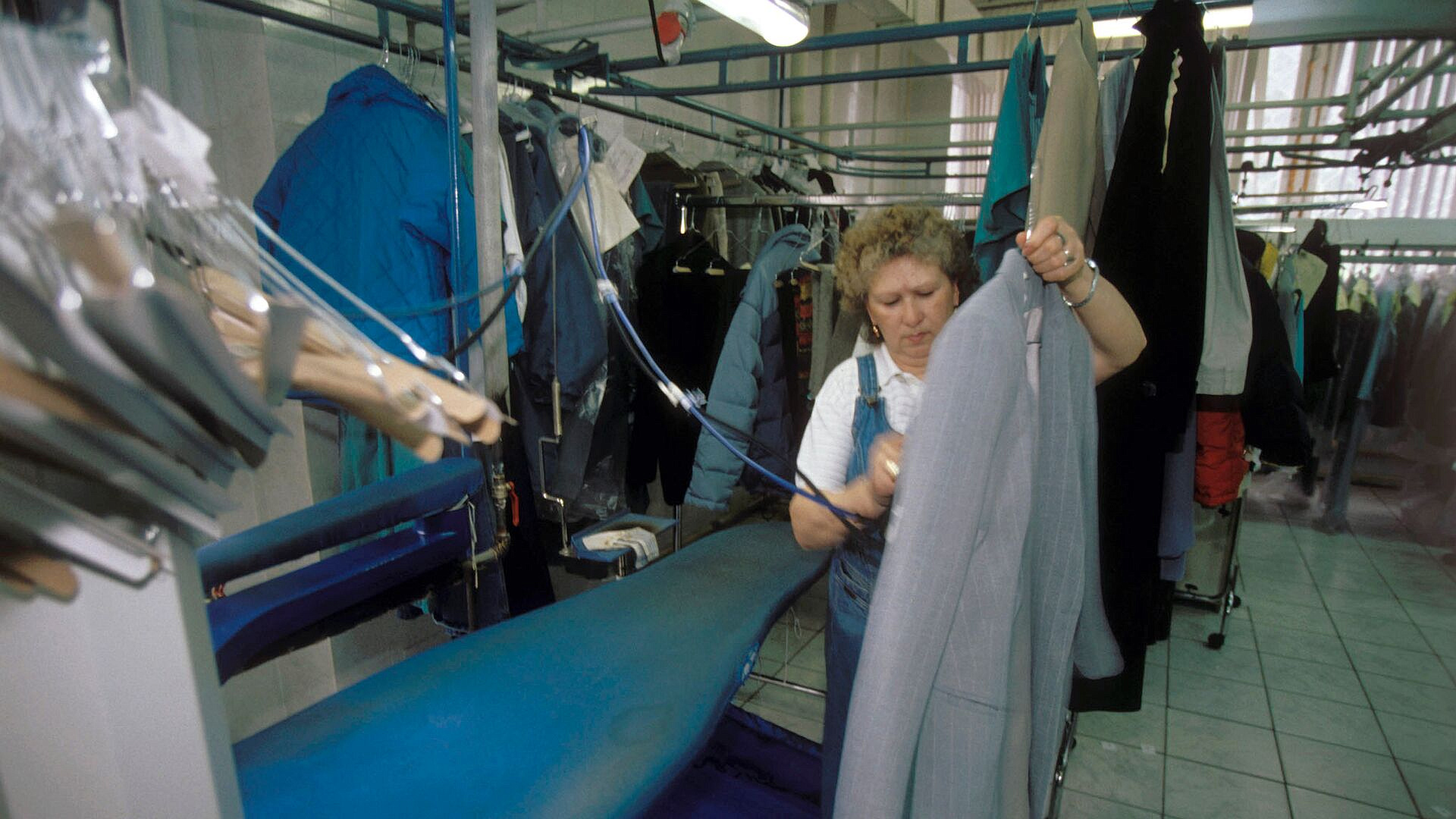 Роспотребнадзор рассказал, что делать при повреждении вещи в химчистке