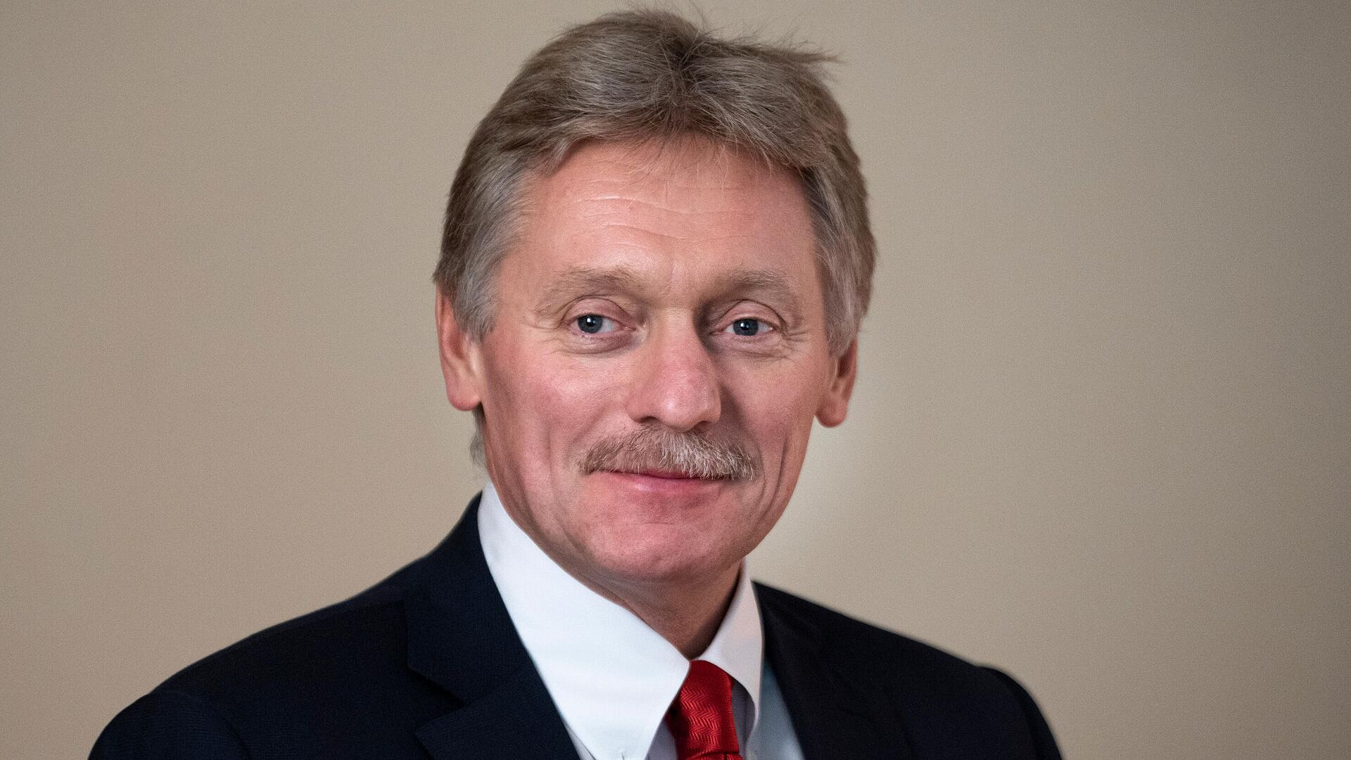 Песков пошутил над фейком о ликвидации сотрудника ФСБ в базе "Миротворец"