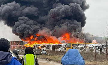 На стоянке в Люберцах сгорели около 50 списанных автобусов