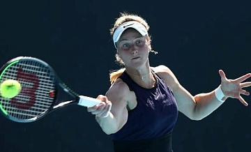 Самсонова вышла в четвертый раунд турнира в Торонто