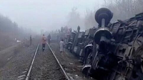 К месту схода поезда в Ульяновской области направили два состава и автобусы