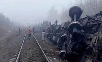 К месту схода поезда в Ульяновской области направили два состава и автобусы