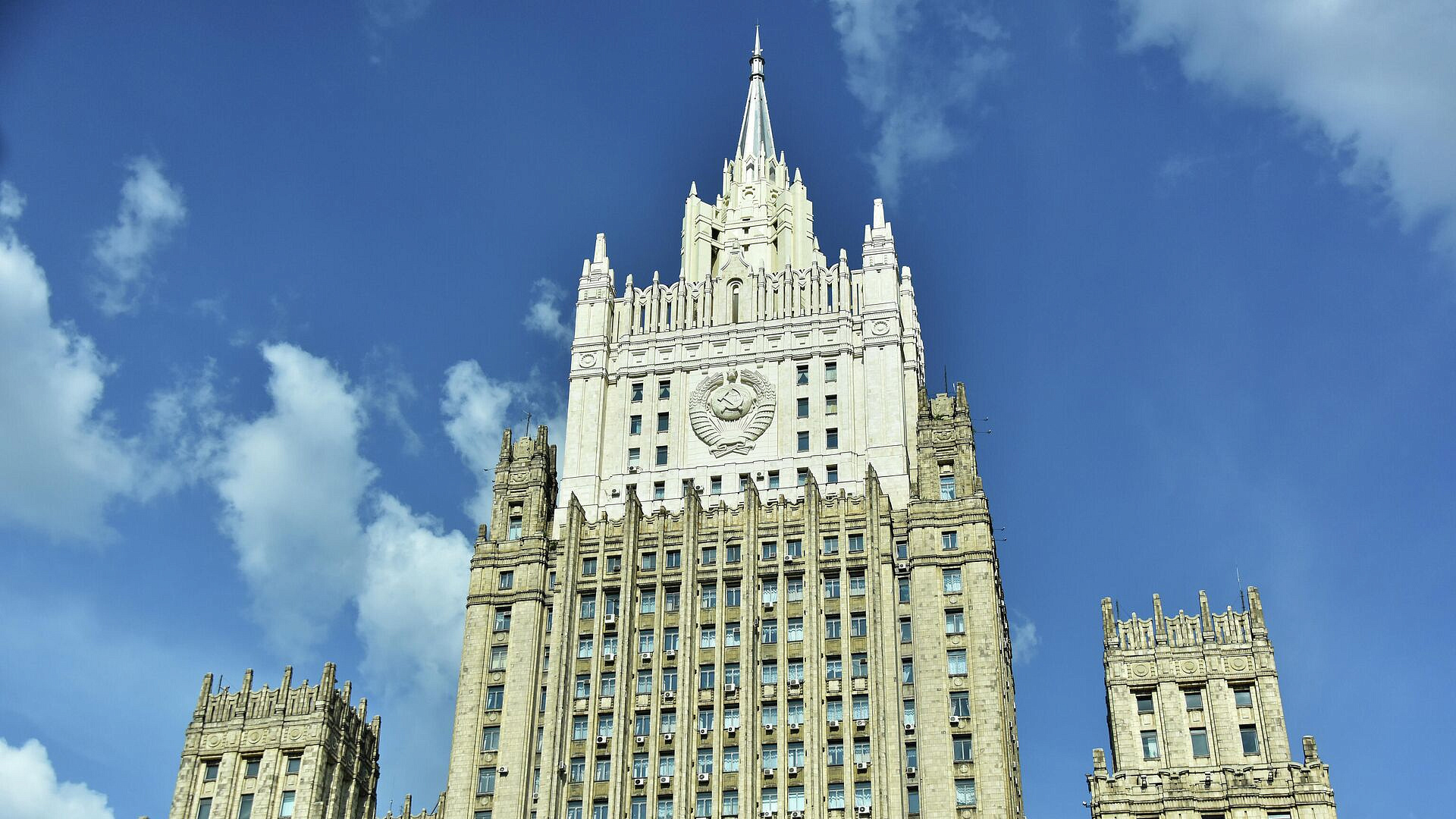 МИД осудил дискриминационные решения Эстонии по разрыву с РПЦ