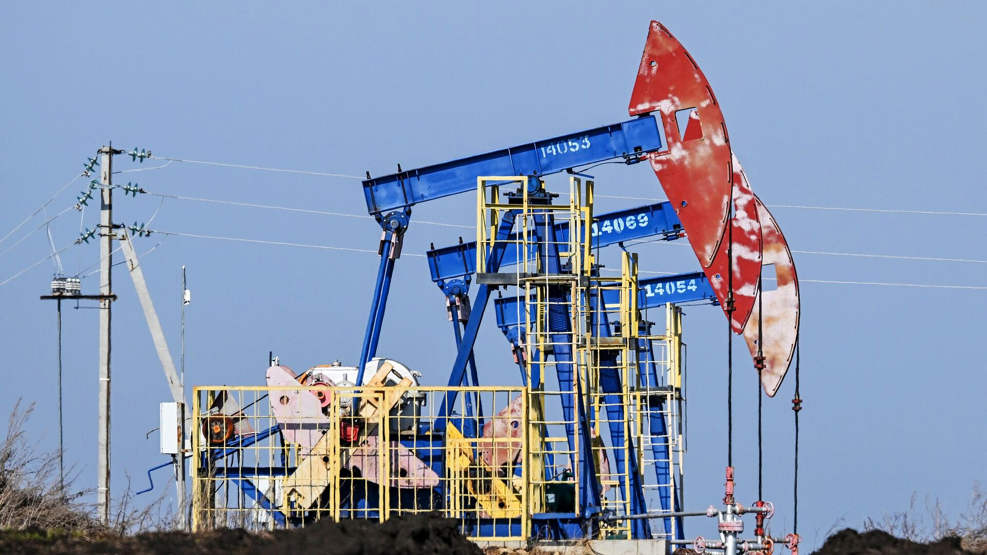 СМИ: Восьмерка ОПЕК+ планирует увеличить добычу нефти в октябре