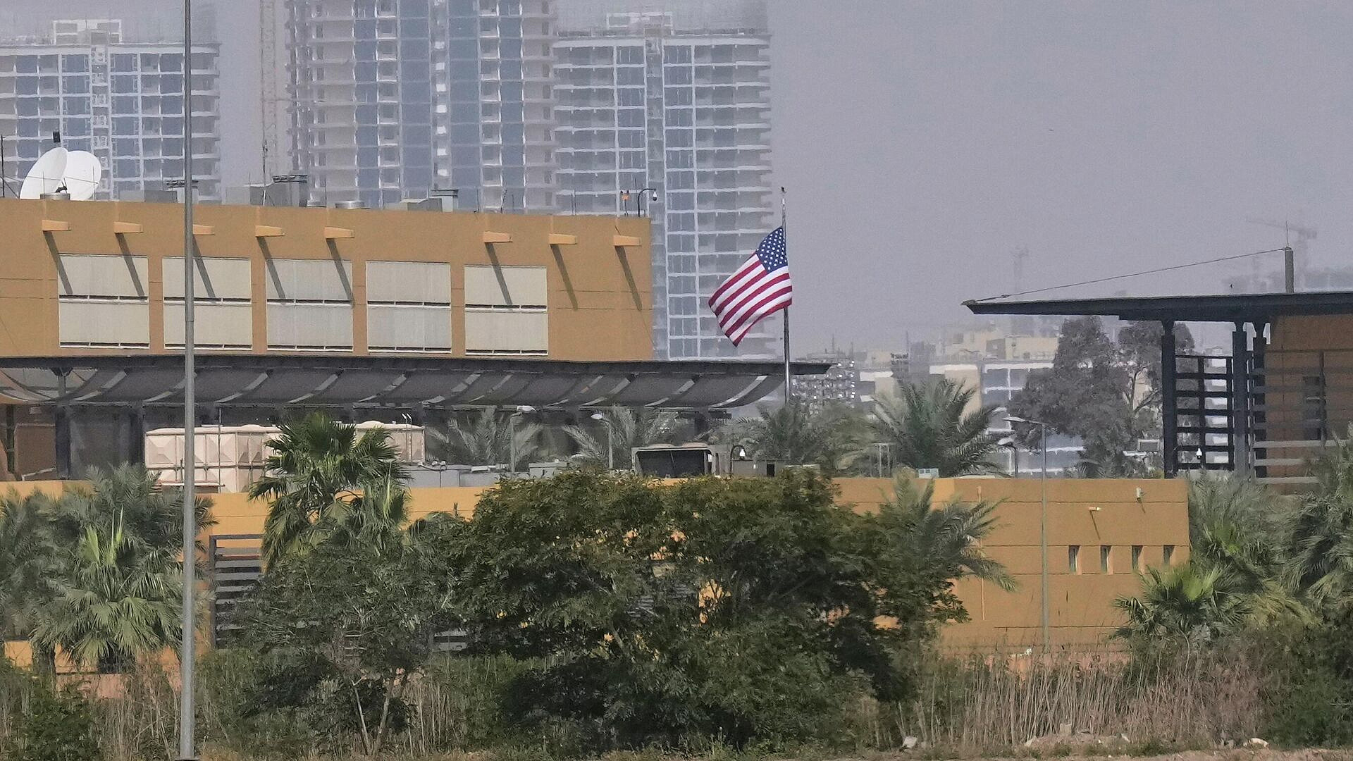 В Багдаде над посольством США сбили БПЛА, пишут СМИ