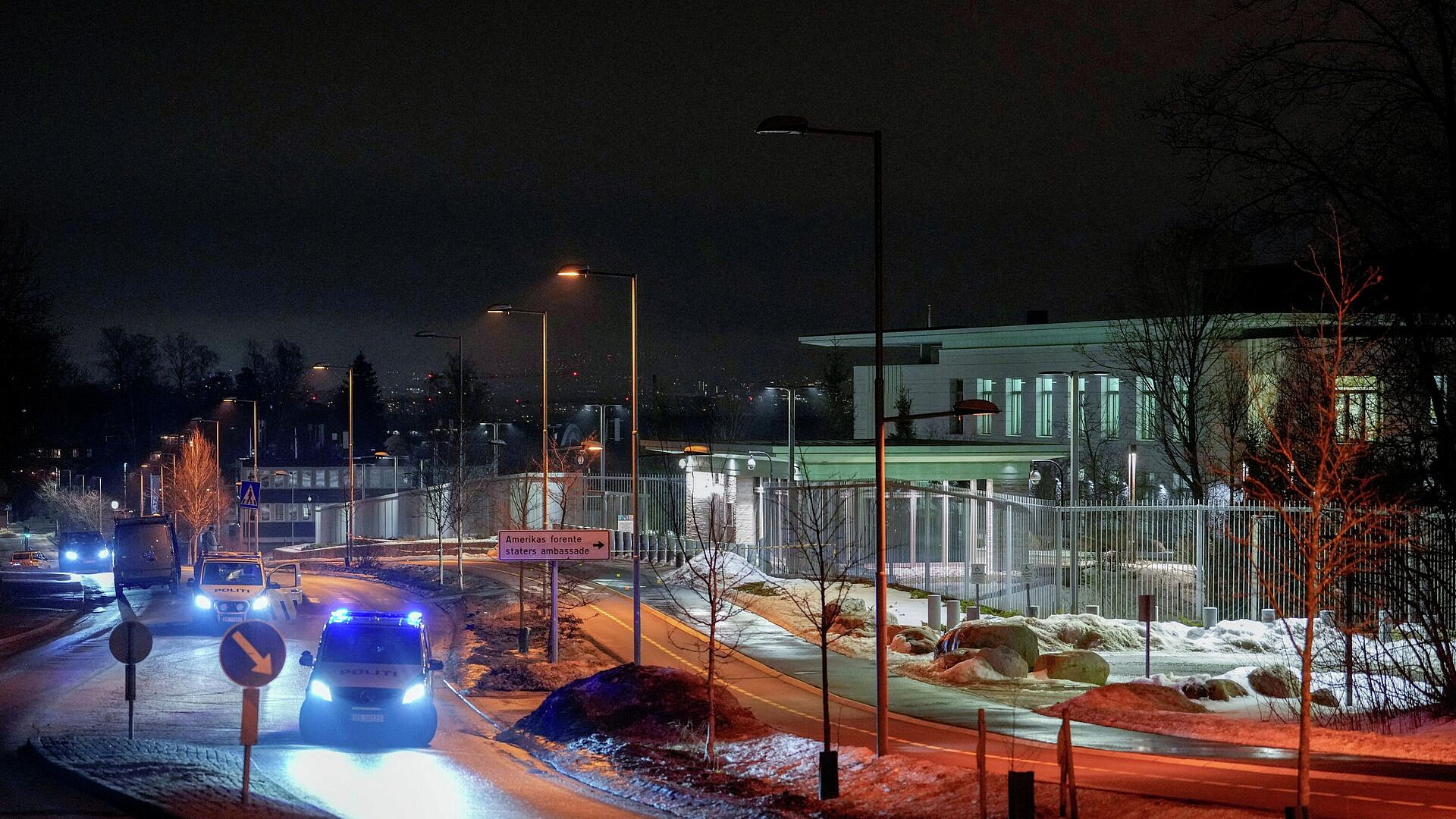Полиция Норвегии рассматривает версию теракта у посольства США в Осло