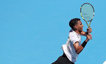 Оже-Альяссим не смог выйти в полуфинал турнира ATP 500 в Халле