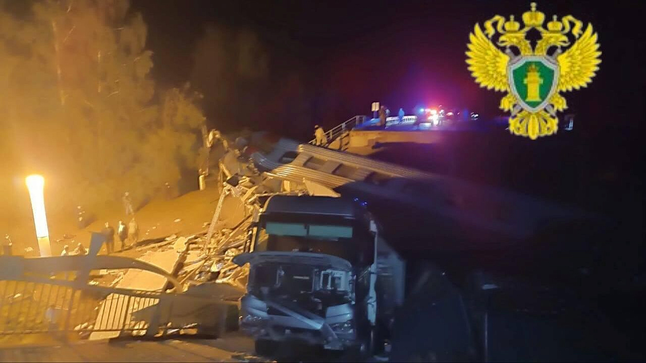 Пассажиров сошедшего поезда в течение часа отправят в Москву Пассажиров сошедшего поезда в течение часа отправят в Москву