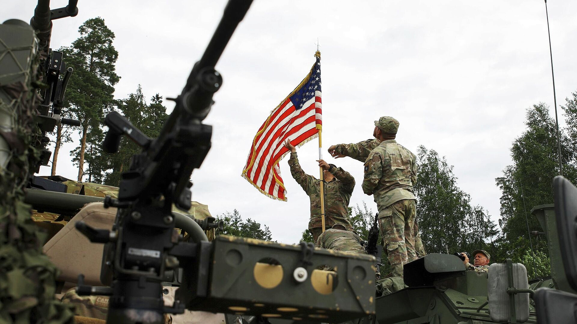В армии США заявили, что постоянно корректируют свои силы в Европе