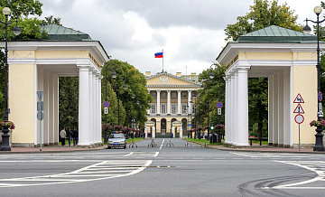 Документы на выдвижение в губернаторы Петербурга предоставили 22 кандидата